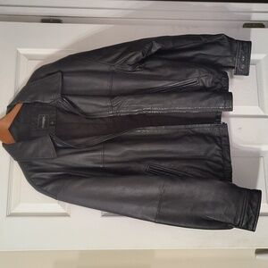 Like New Men's Black Genuine Leather Coat